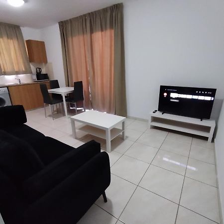 Polycarpou 48 Apartment Paphos ภายนอก รูปภาพ