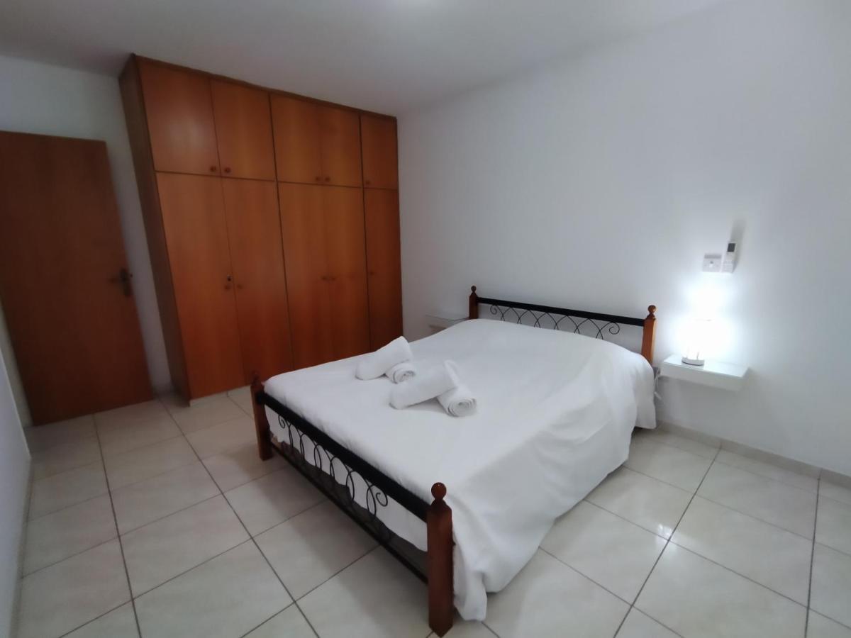 Polycarpou 48 Apartment Paphos ภายนอก รูปภาพ