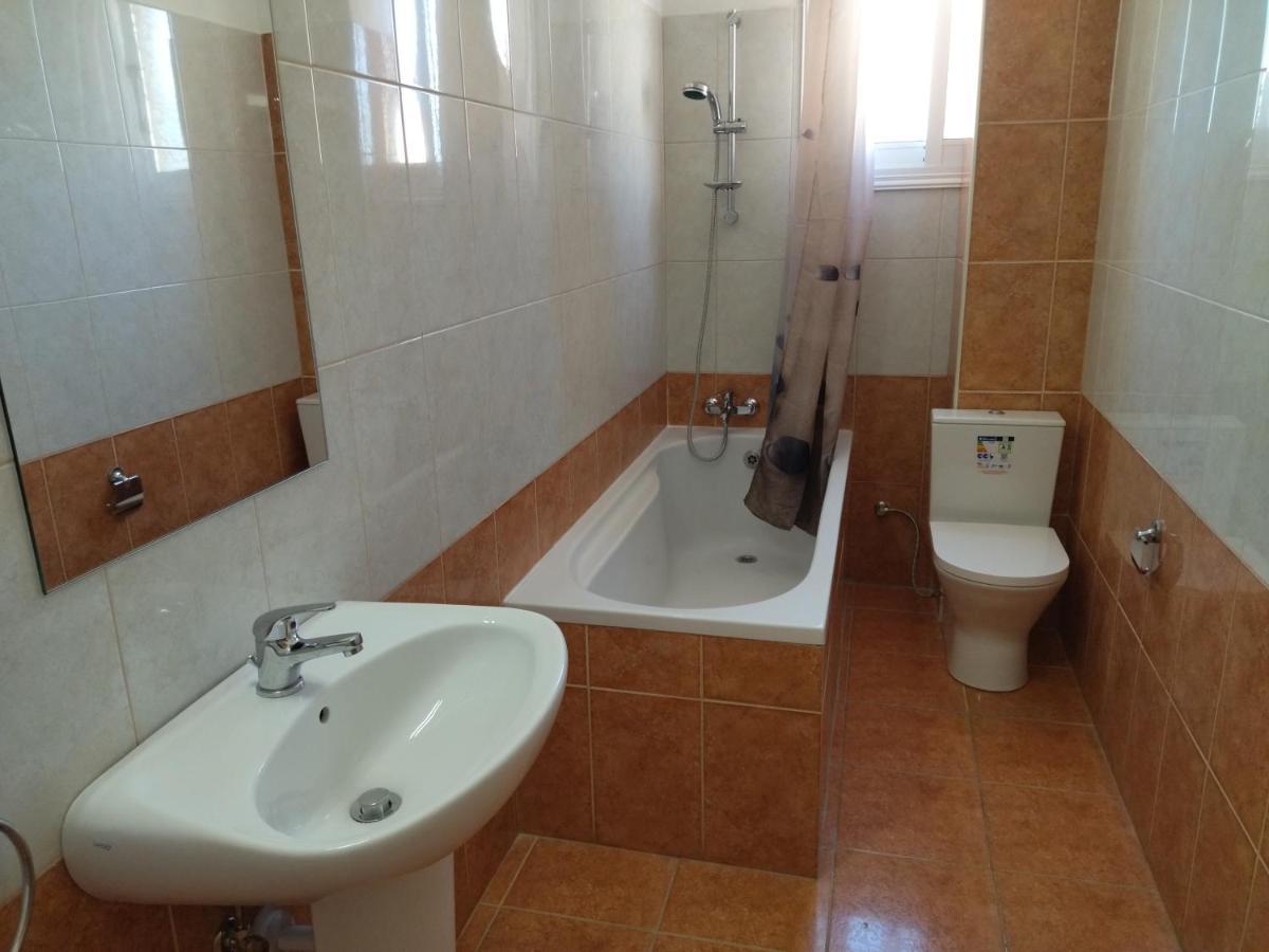 Polycarpou 48 Apartment Paphos ภายนอก รูปภาพ
