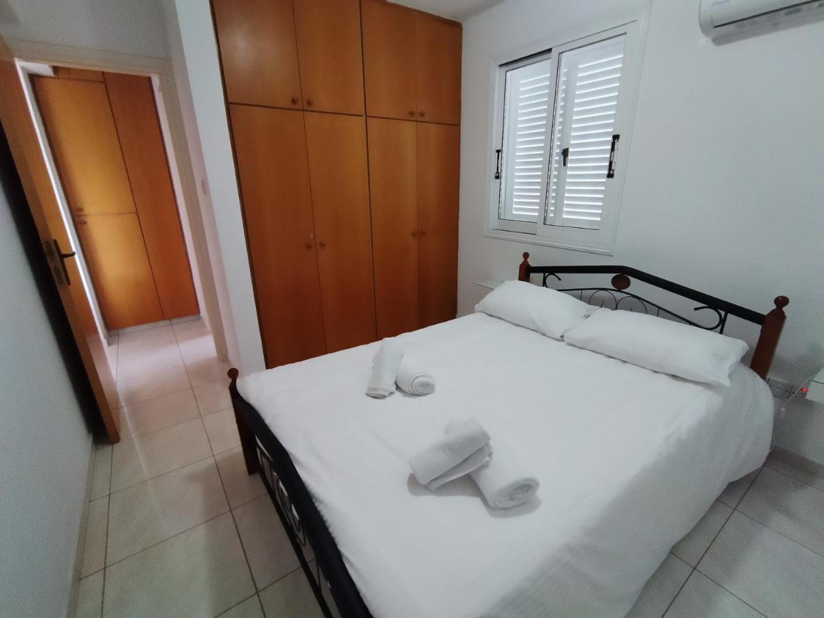 Polycarpou 48 Apartment Paphos ภายนอก รูปภาพ