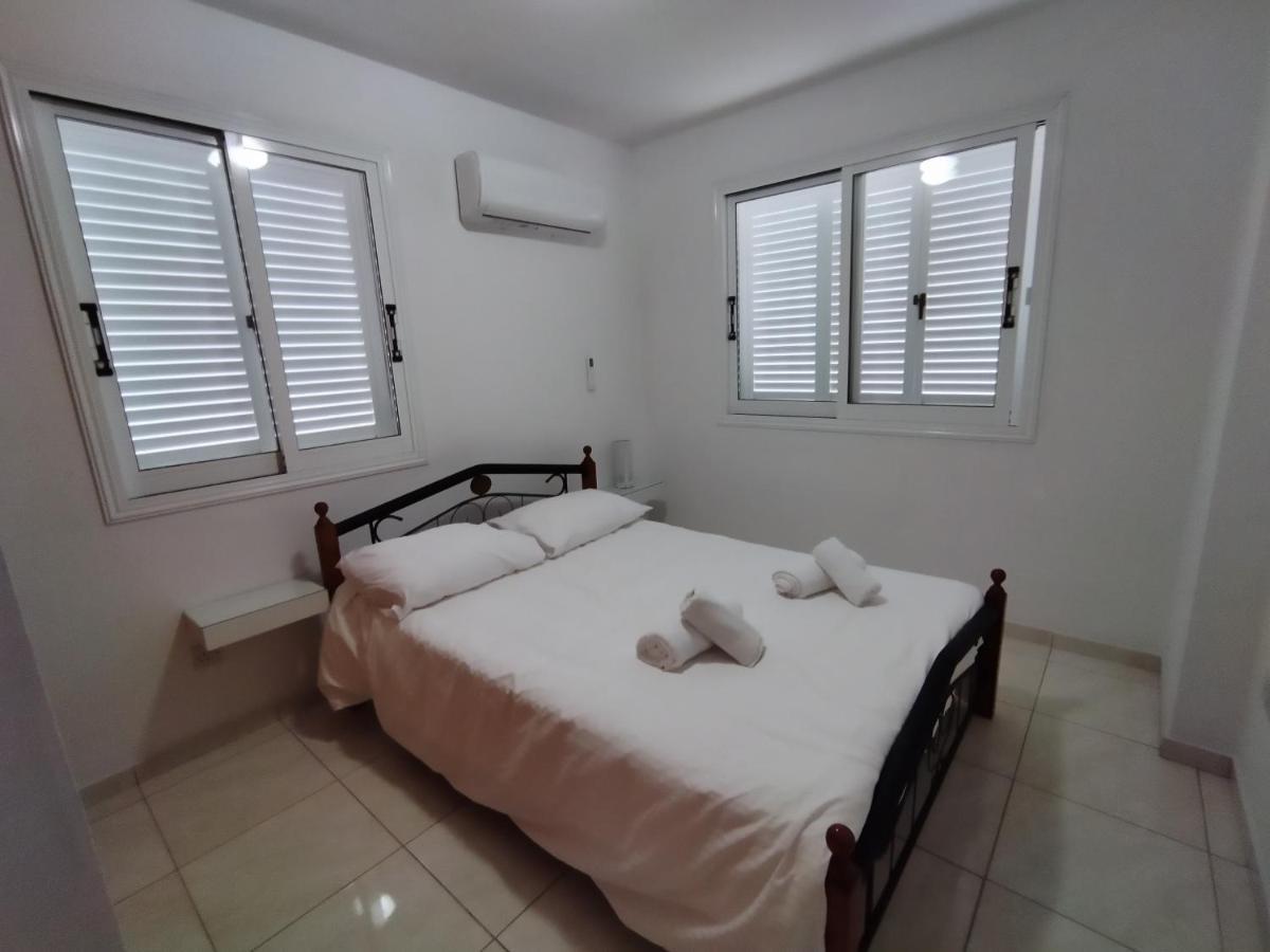 Polycarpou 48 Apartment Paphos ภายนอก รูปภาพ